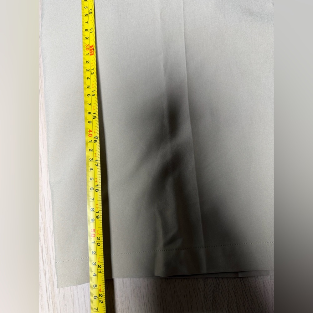 Tan Bollé golf tech performance khaki shorts with Pockets - Picture 4 of 6